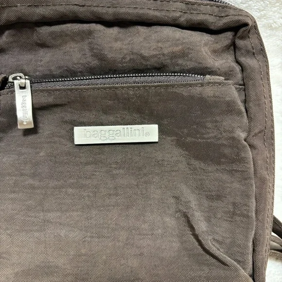 Baggallini Brown Crossbody Bag Adjustable Straps Red Interior Pockets - Picture 3 of 10